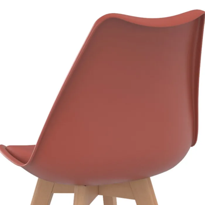 Chaises scandinaves terracotta et beige