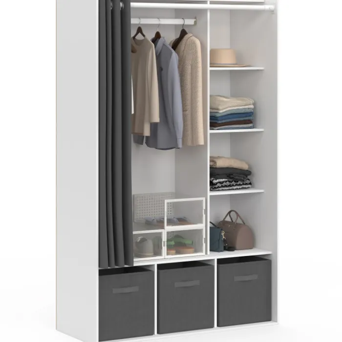 Dressing penderie blanc avec rideaux gris