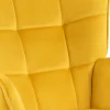 Fauteuil en velours jaune style scandinave