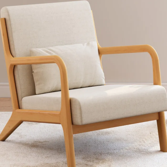 Fauteuil scandinave en tissu beige accoudoirs et pieds bois