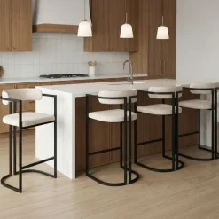 Lot de 4 tabourets de bar RONDY en tissu chenille écru avec accoudoirs et pieds en métal noir