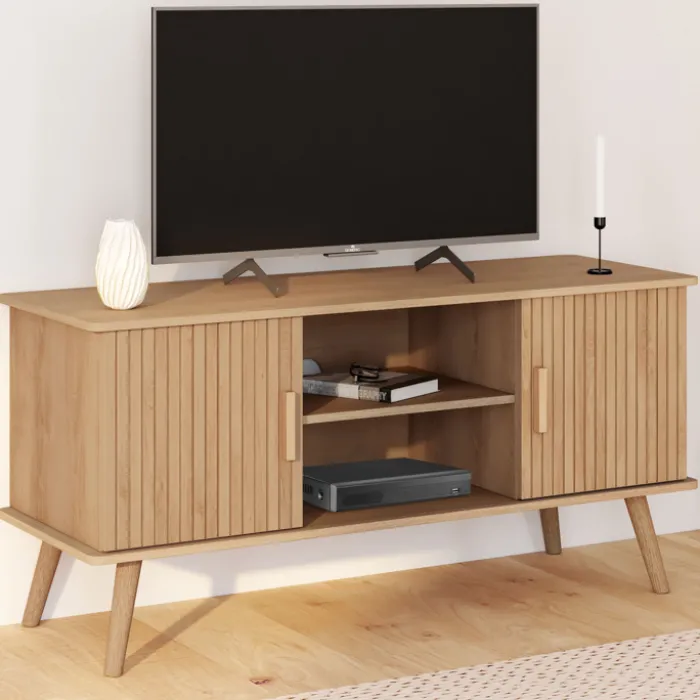 Meuble TV 110 cm avec 2 portes effet lattes tasseau bois