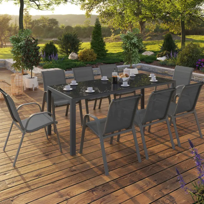 Salon de jardin avec 8 chaises empilables