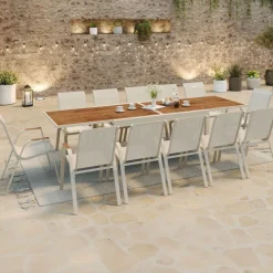 Salon de jardin table extensible 135/270 CM plateau verre trempé effet bois et 12 chaises empilables beige et bois