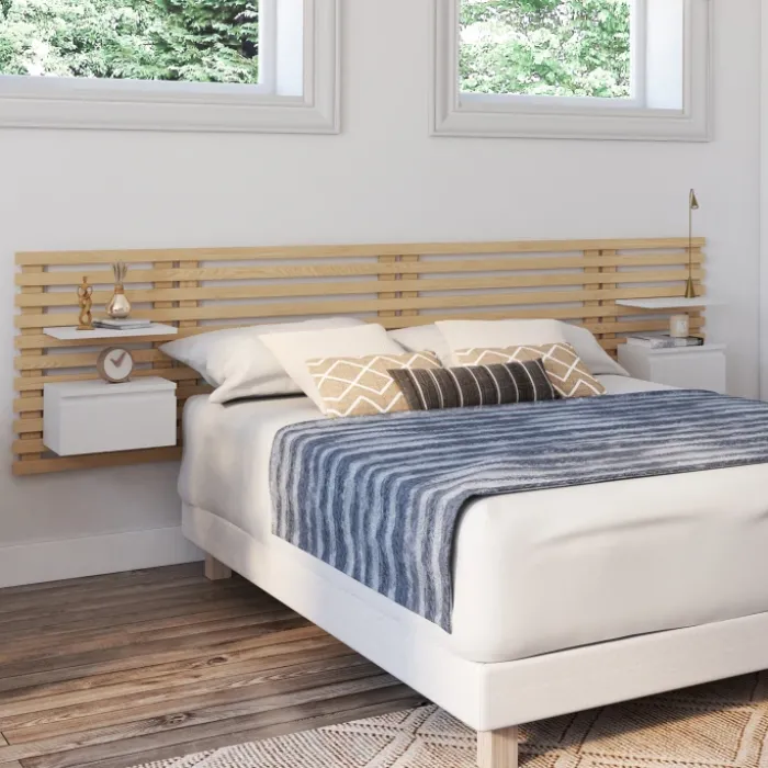 Tête de lit 240 cm en lattes de bois avec chevets et étagères blanches